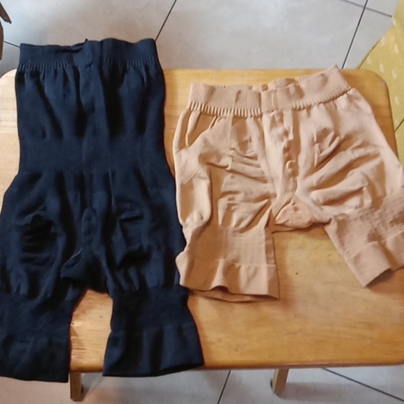 Shapewear NWOT Bundle 2 Size Small Black & Tan One - Picture 2 of 2